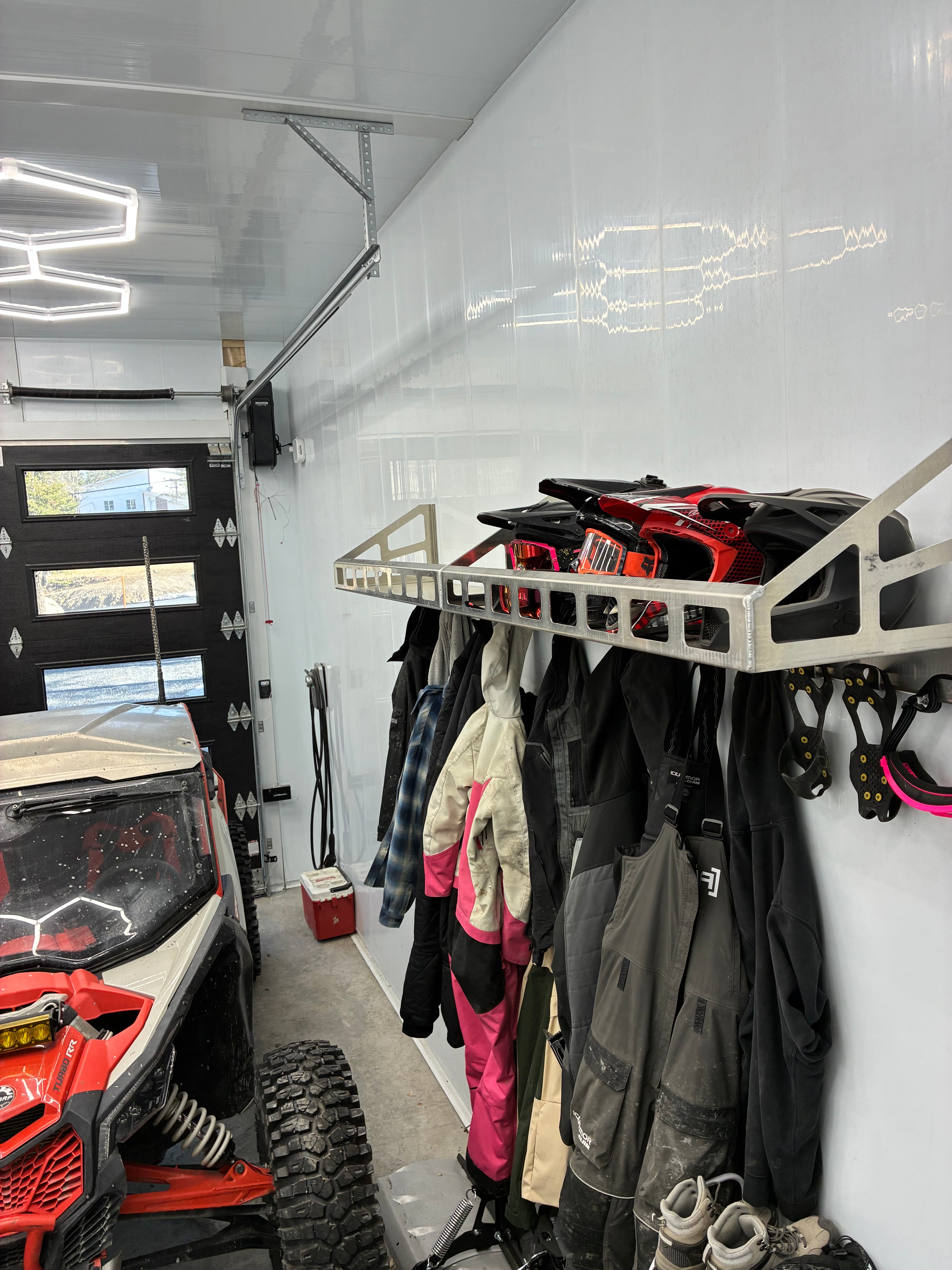 Rack pour casque et manteau